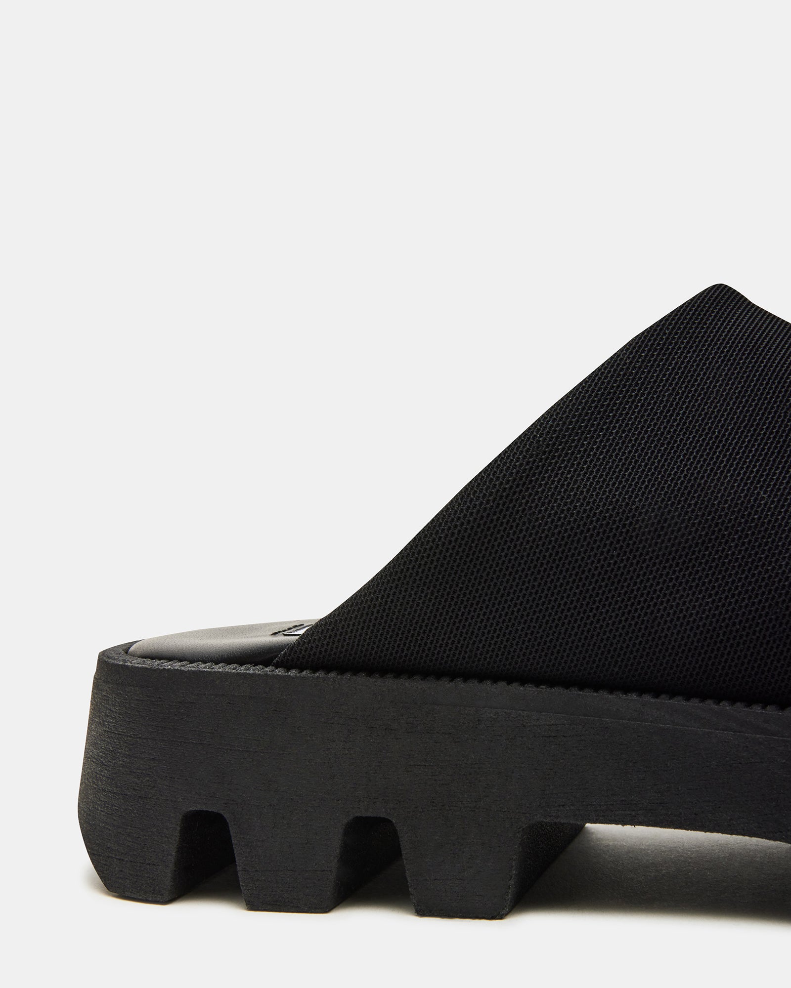 ASTRID BLACK - SM REBOOTED